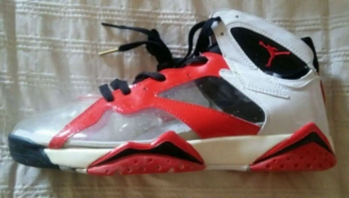 10 Terribly Fake Sneakers Currently Up on eBay