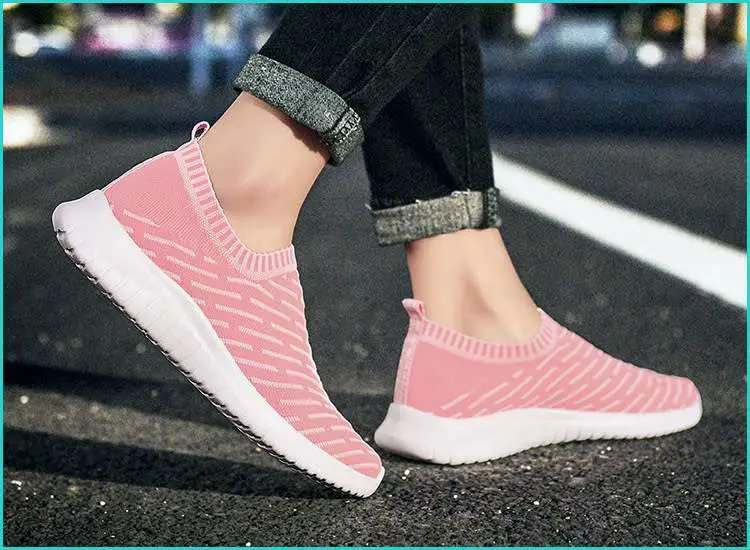 15 Pregnancy Shoes That Are Stylish and Supportive