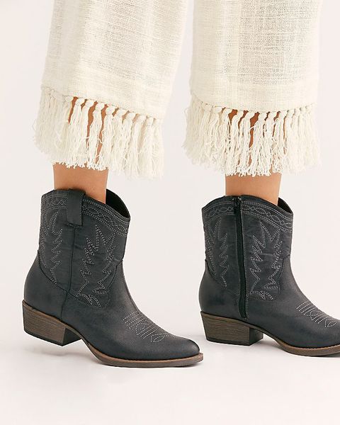 20 Most Comfortable Ankle Boots in 2021
