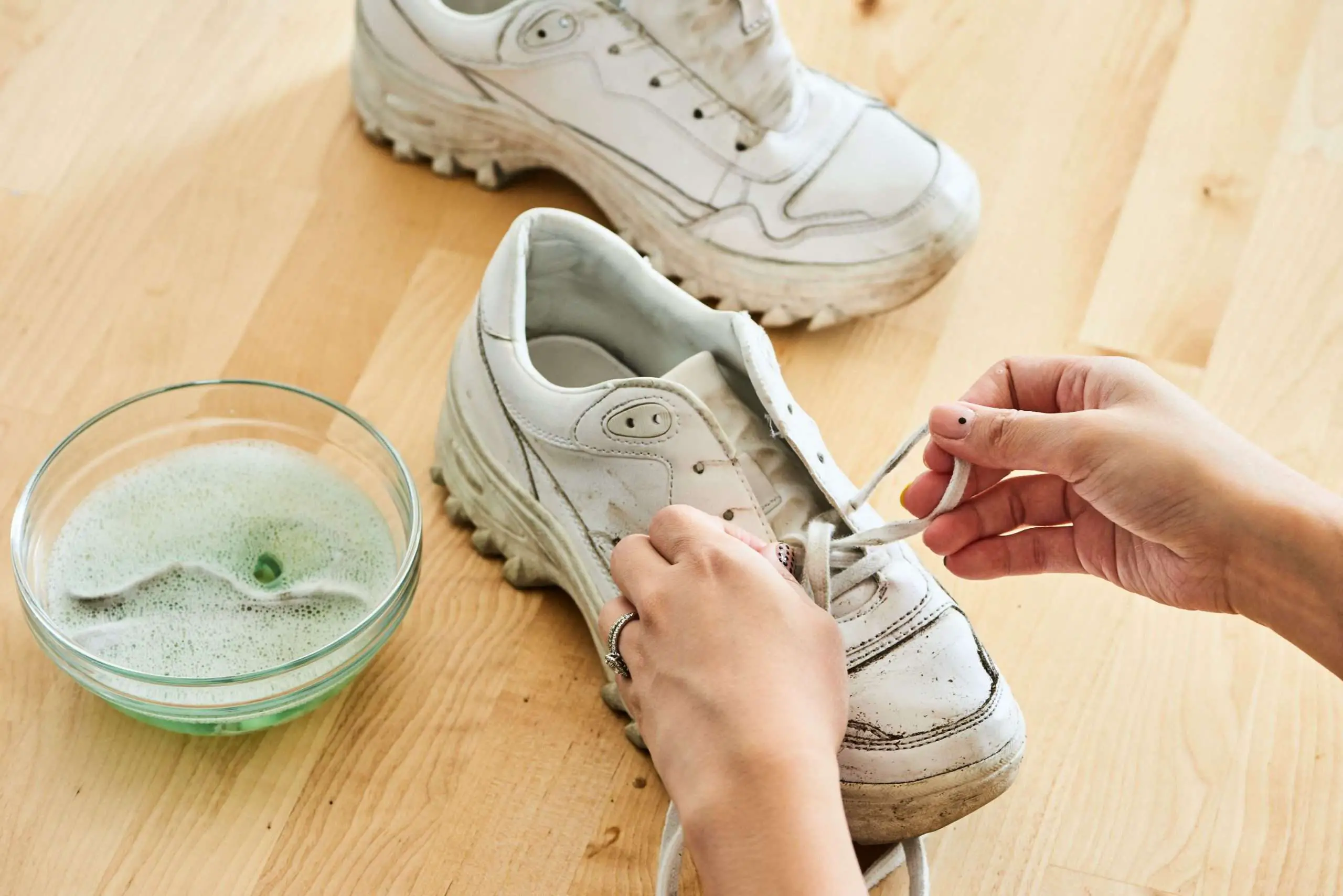 3 Easy Ways to Clean Your White Shoes So They Look Like ...