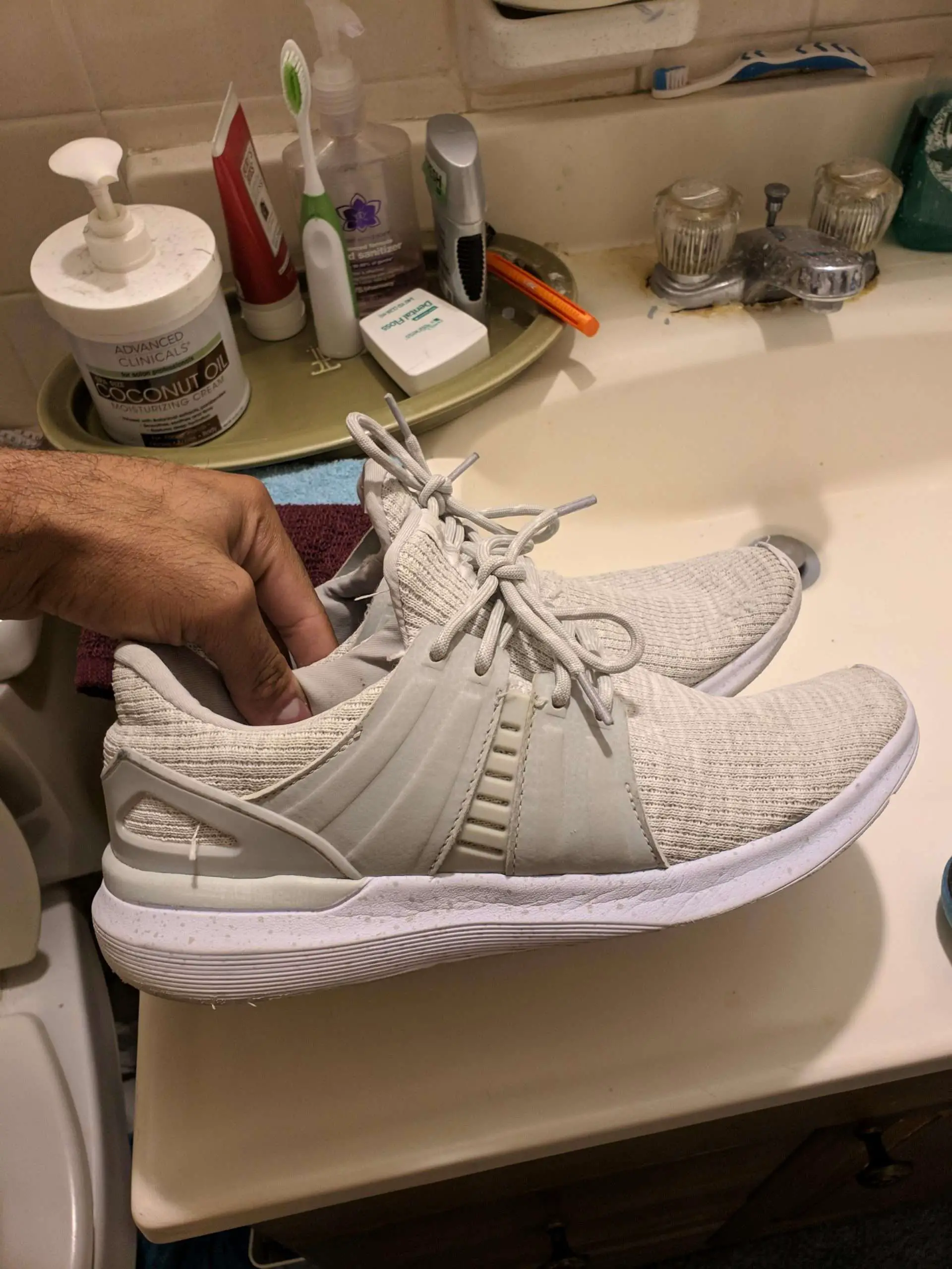 Anyway I can make these shoes completely white? I