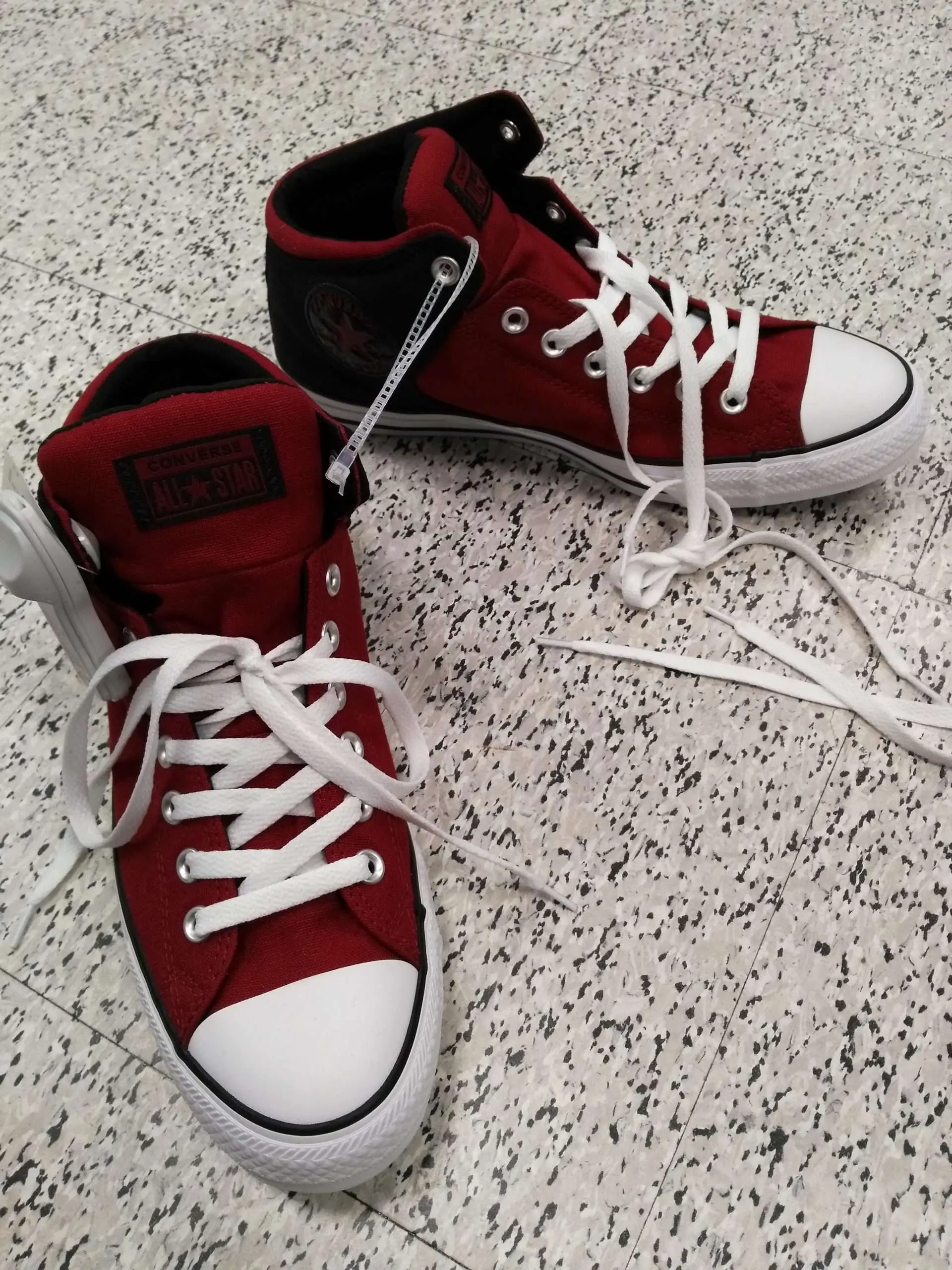 Do you guys know what type of Converse shoes these are? I ...