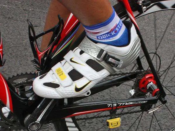 How Should Cycling Shoes Fit