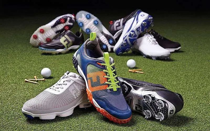 How To Buy Golf Shoes (avec images)