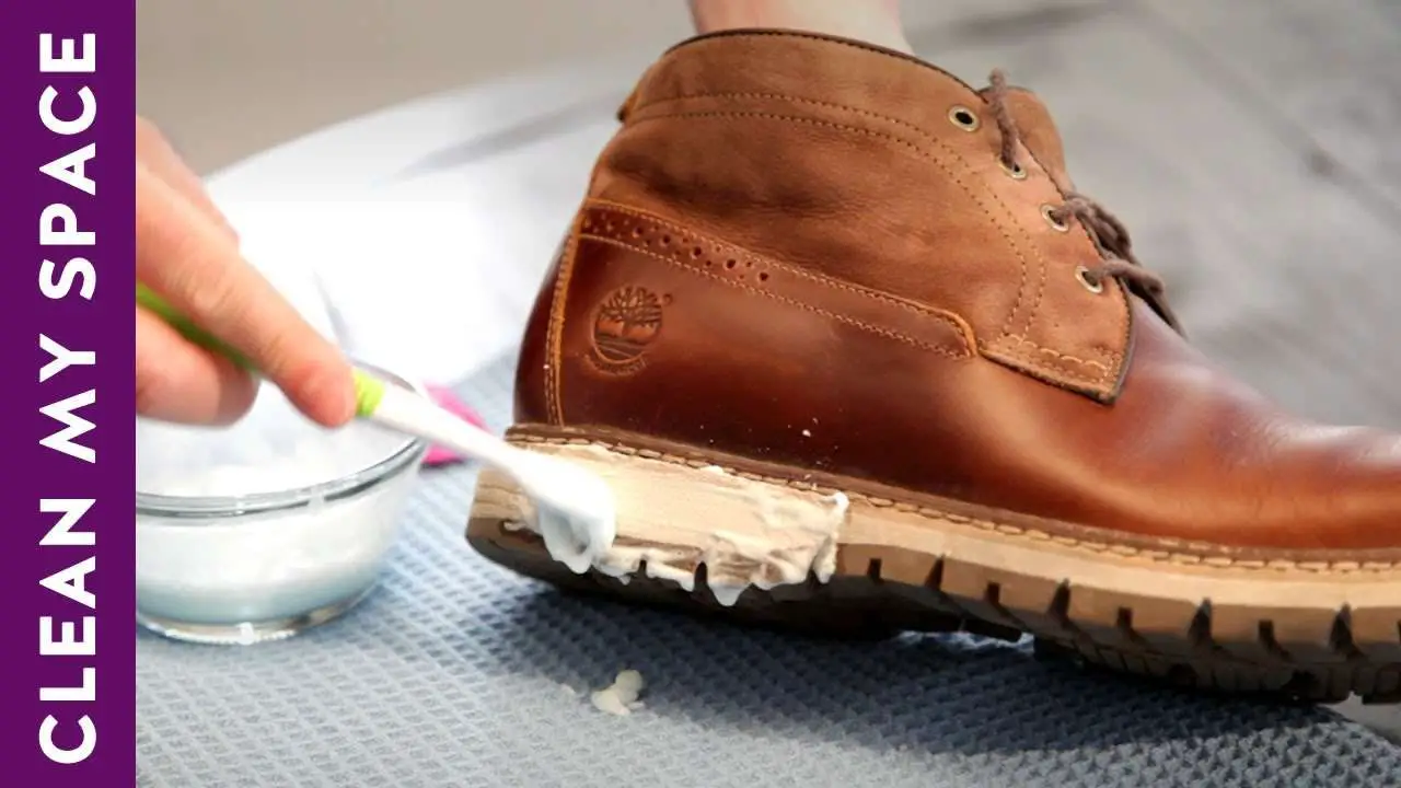 How To Clean &  Shine Leather Shoes! (A Minute To Clean ...