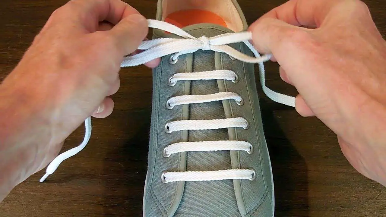 How to Straight Bar Lace your shoes
