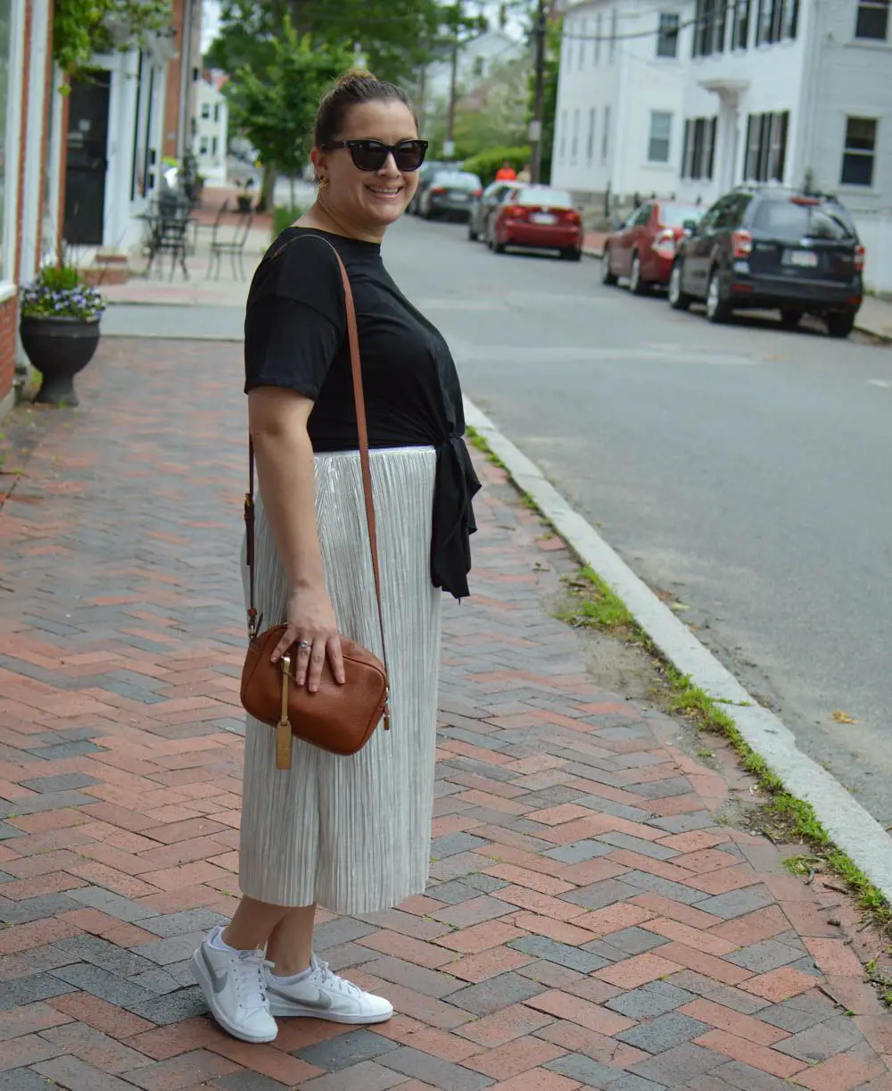 How to Wear a Skirt with Sneakers
