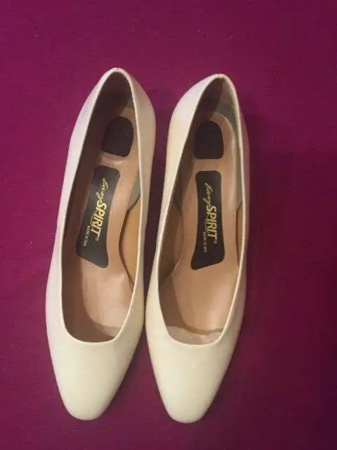 New Ladies Easy Spirit Shoes Soft Leather " Lovely"  Size 8/5 Cream Made ...