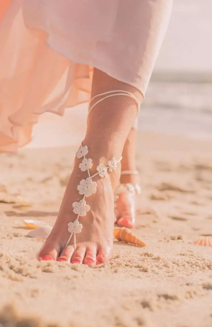 " What Shoes To Wear for Beach Wedding?" 