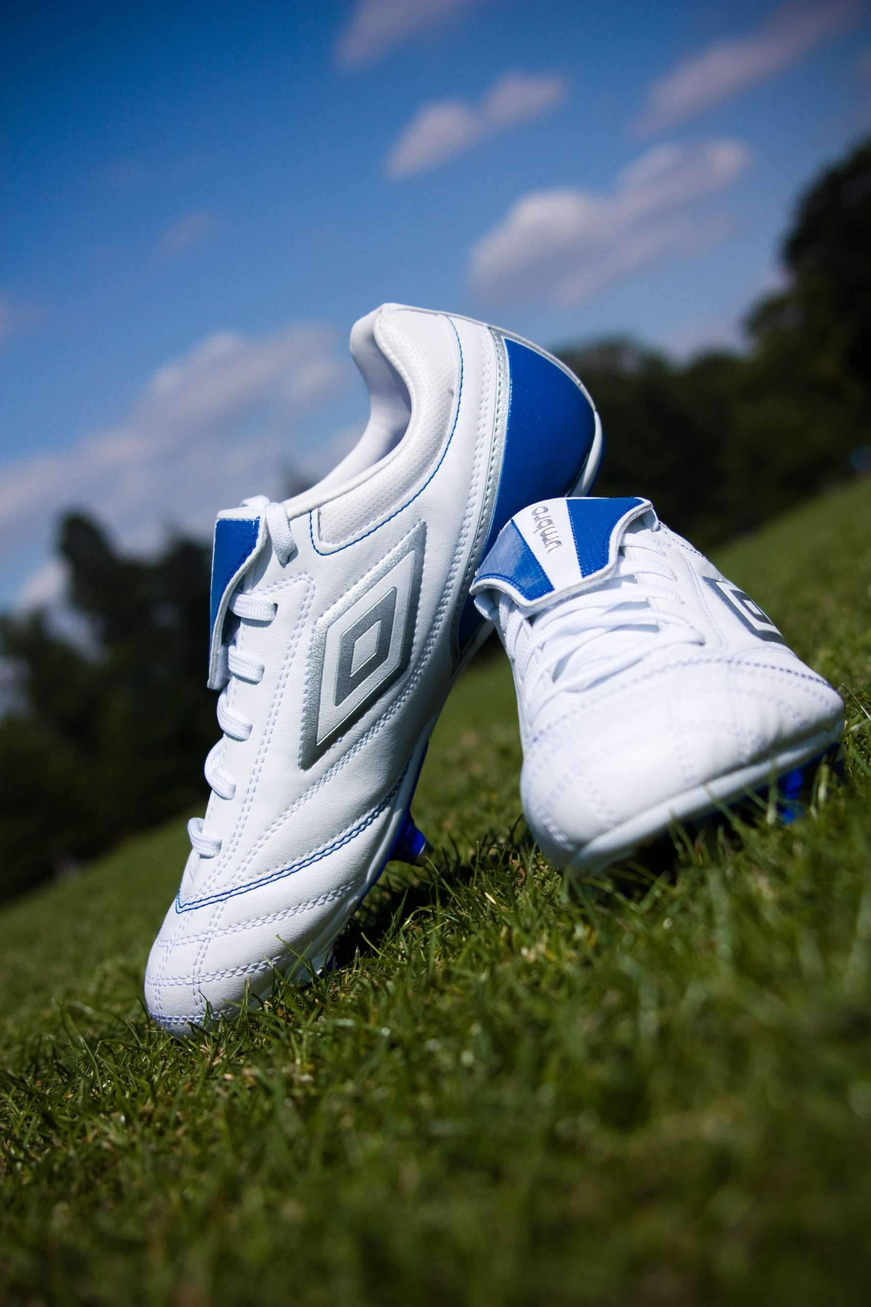 Why Do Golf Shoes Have Spikes ? Shoes Guide